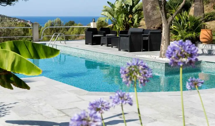 Piscine et abords